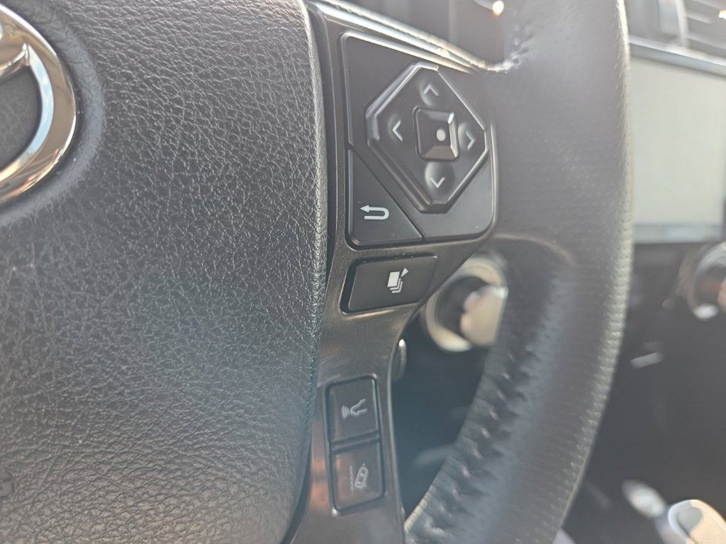 Used 2021 Toyota 4Runner TRD Off-Road Premium w/ Moonroof Package AWD/4WD image 37