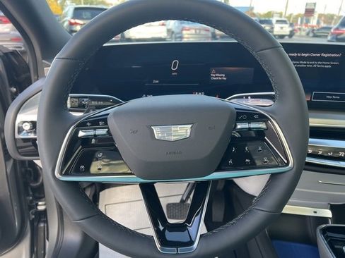New 2024 Cadillac Lyriq Luxury image 23