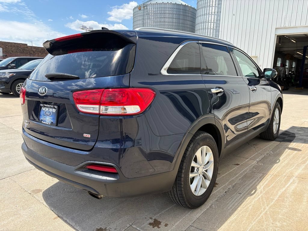 Used 2018 Kia Sorento FWD image 3