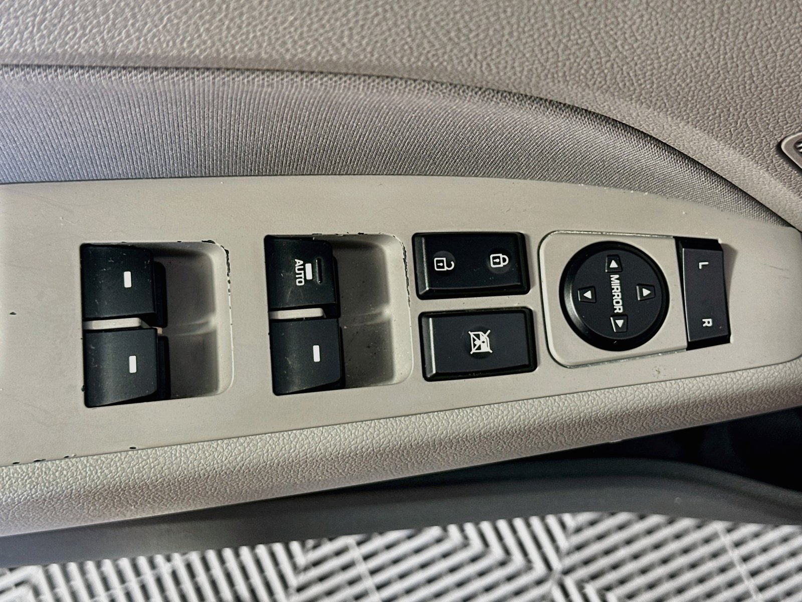 Used 2019 Hyundai Elantra Value Edition FWD image 16