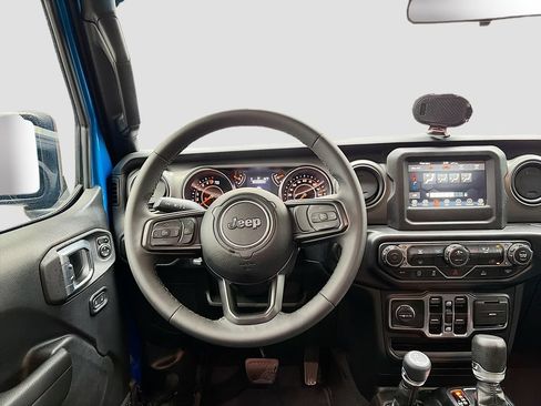 Used 2023 Jeep Gladiator Sport AWD/4WD image 21