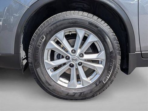 Used 2016 Nissan Rogue SV AWD/4WD image 22