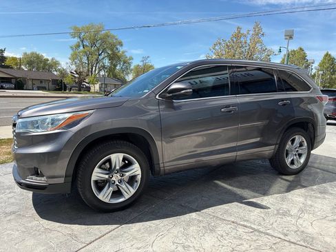 Used 2014 Toyota Highlander Limited Platinum image 4