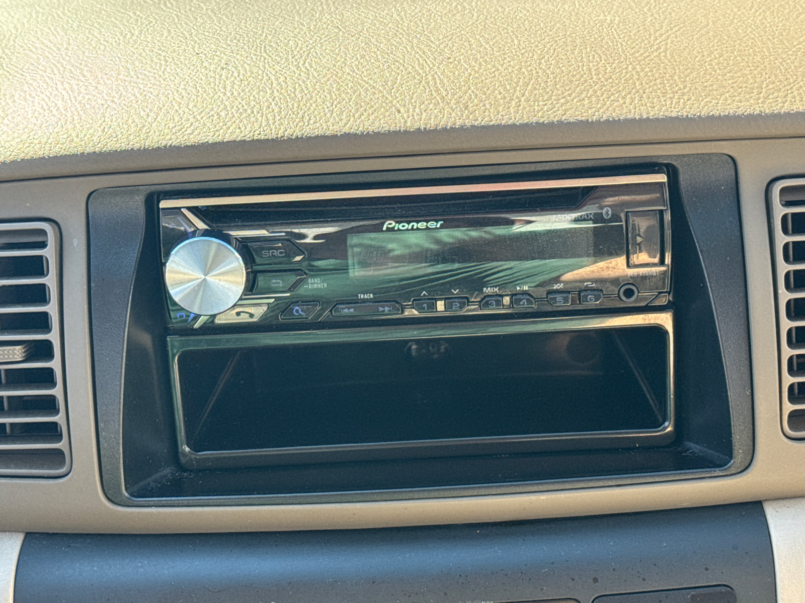 Used 2004 Toyota Corolla FWD image 10