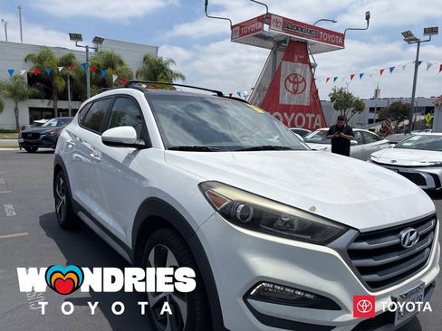 Used 2017 Hyundai Tucson Value w/ Cargo Package FWD image 1