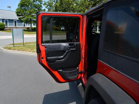 Used 2015 Jeep Wrangler Unlimited Sport w/ Quick Order Package 24S AWD/4WD image 12
