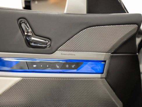 Used 2023 BMW 740i w/ Luxury Rear Seating Package image 60