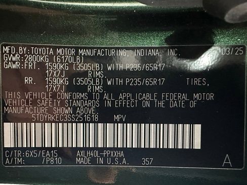 Used 2025 Toyota Sienna XLE image 11