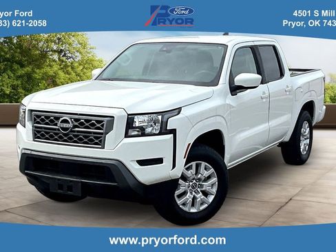 Used 2022 Nissan Frontier SV image 1