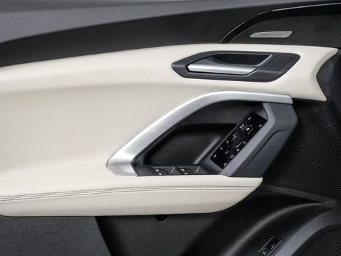 Used 2025 Audi Q5 Premium Plus w/ Premium Plus image 6