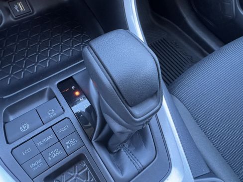 Certified 2025 Toyota RAV4 LE image 29