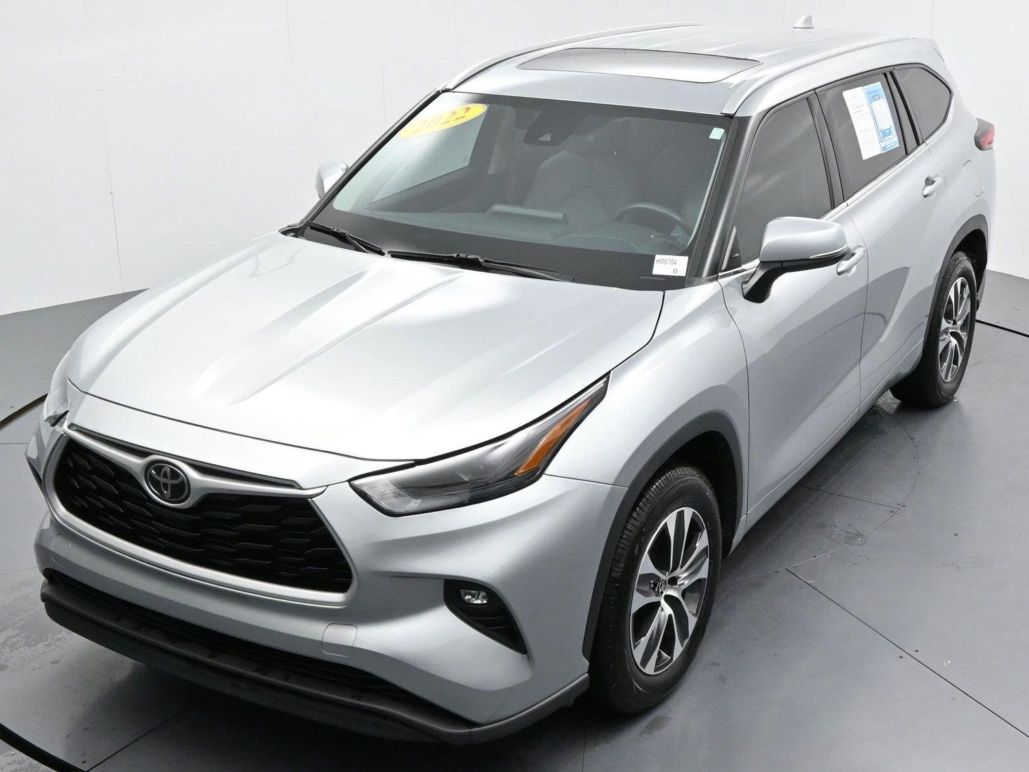Used 2022 Toyota Highlander XLE FWD image 45