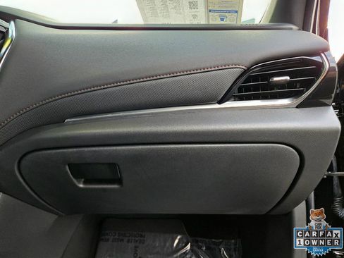 Used 2024 Chevrolet Traverse RS image 59