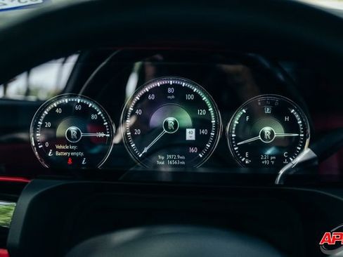 Used 2022 Rolls-Royce Ghost w/ Ghost Package image 11