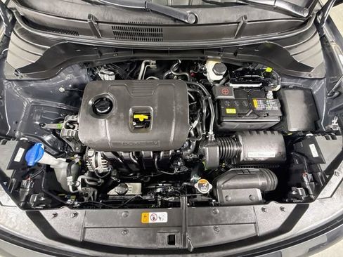 Used 2025 Kia Soul LX w/ LX Technology Package FWD image 27