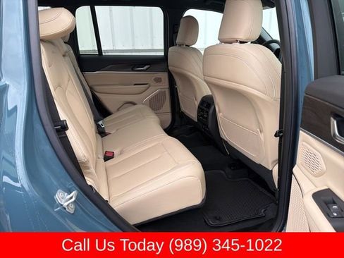 New 2026 Jeep Grand Cherokee Limited w/ Trailer Tow Package AWD/4WD image 36
