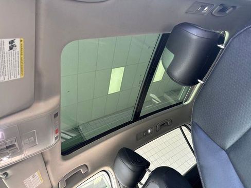 Used 2018 Volkswagen Tiguan SEL image 21