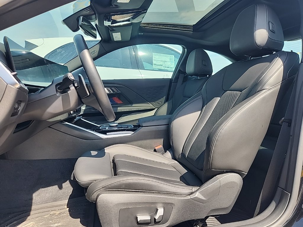 Used 2023 BMW 230i Coupe w/ M Sport Package RWD image 3
