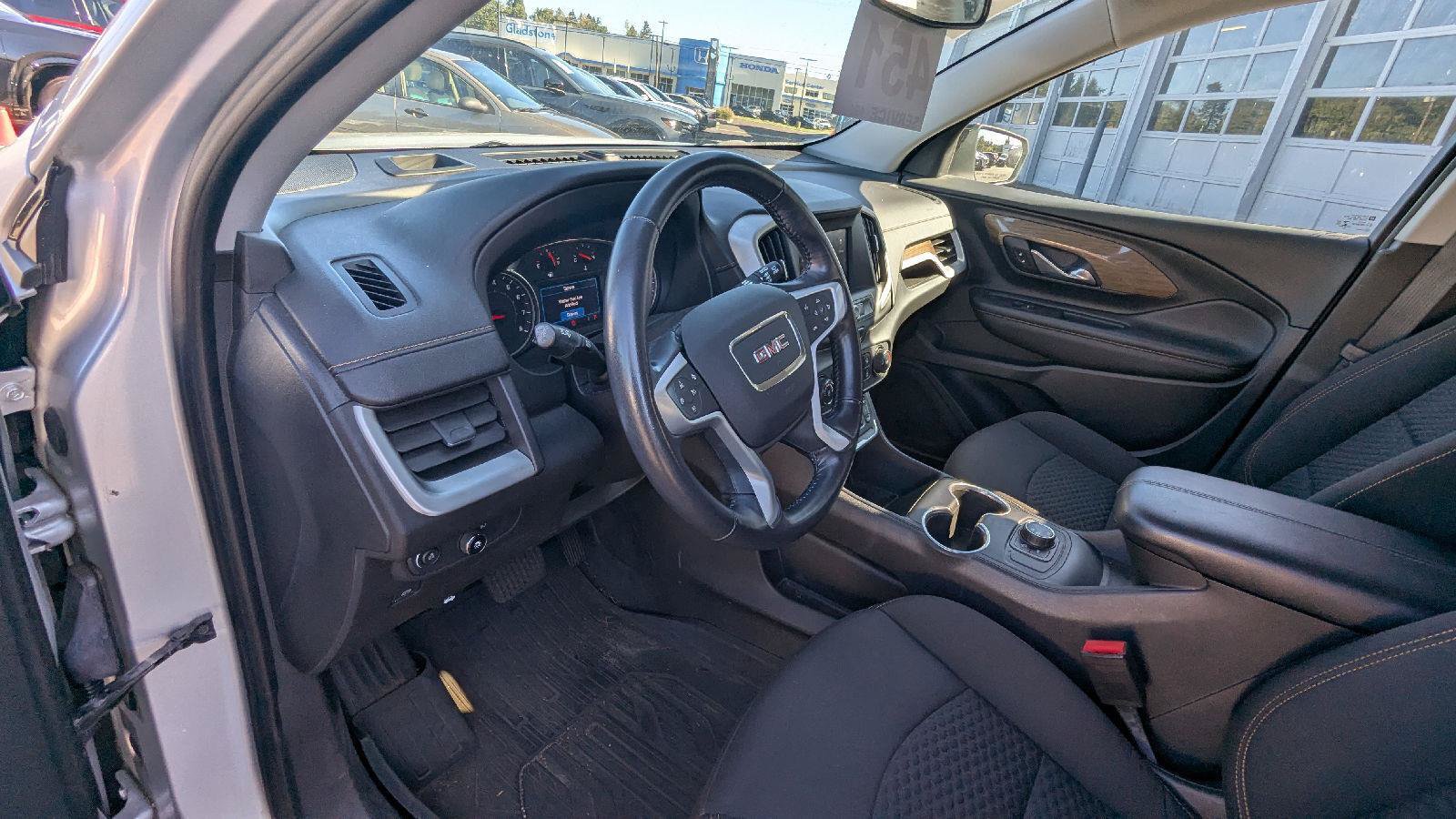 Used 2021 GMC Terrain SLE w/ Elevation Edition AWD/4WD image 13
