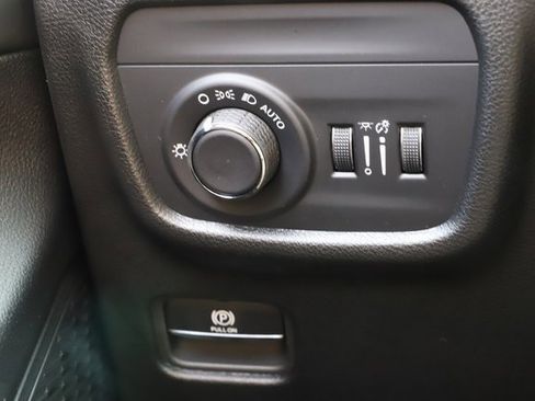 New 2025 Jeep Grand Cherokee L Laredo image 36