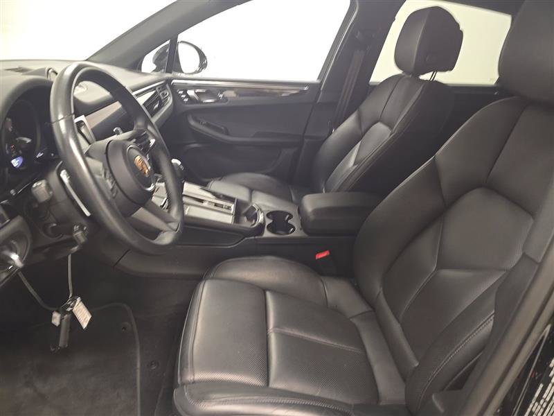Used 2024 Porsche Macan AWD/4WD image 10