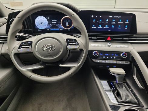Used 2023 Hyundai Elantra SEL w/ Convenience Package FWD image 22