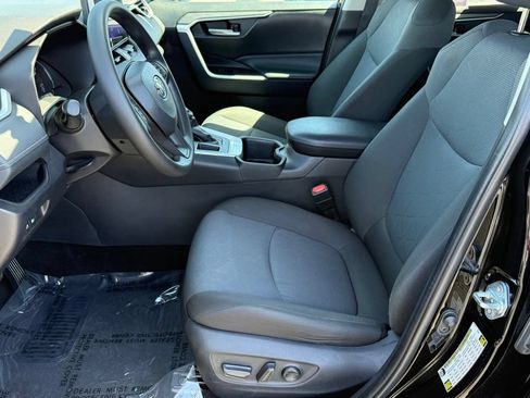 Certified 2025 Toyota RAV4 XLE FWD image 19