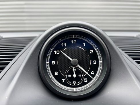 Certified 2025 Porsche Macan image 17