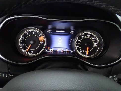 Certified 2023 Jeep Cherokee Altitude Lux w/ Lux Elite Package AWD/4WD image 18