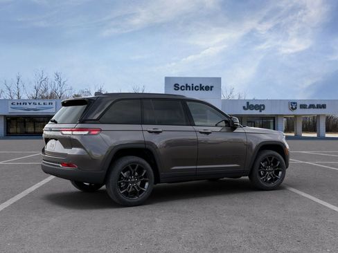 New 2025 Jeep Grand Cherokee Limited image 4