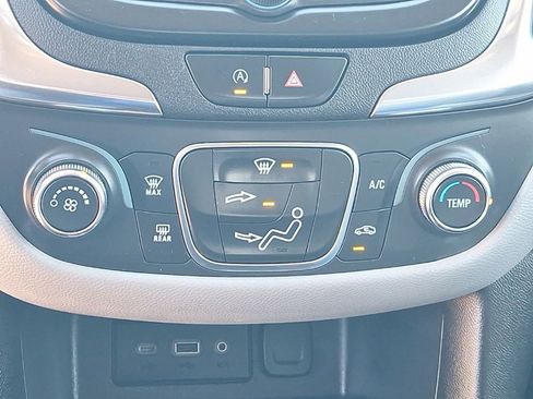 Used 2023 Chevrolet Equinox LT image 31