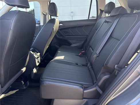 Used 2023 Volkswagen Tiguan SE image 5