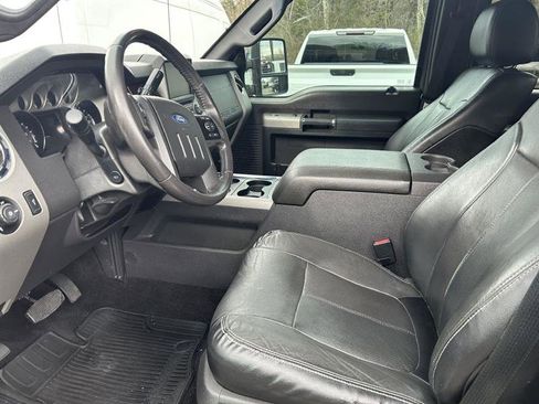 Used 2016 Ford F250 Lariat w/ Lariat Interior Package image 9