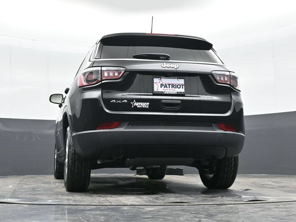 Used 2025 Jeep Compass Sport w/ Mopar Graphics Package AWD/4WD image 33