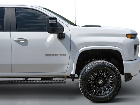 Used 2021 Chevrolet Silverado 2500 LT w/ Convenience Package AWD/4WD image 8