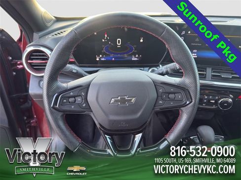 Used 2025 Chevrolet Trax RS w/ Sunroof Package image 10