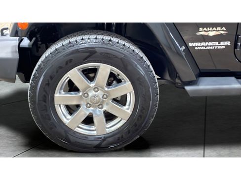 Used 2013 Jeep Wrangler Unlimited Sahara w/ Connectivity Group image 19