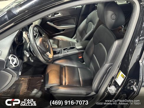 Used 2020 Mercedes-Benz GLA 250 4MATIC w/ Premium Package image 15