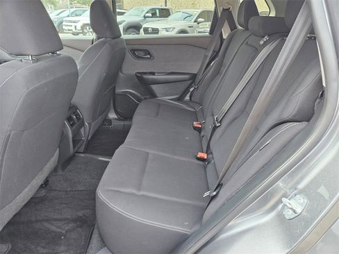 Used 2023 Nissan Rogue S image 27