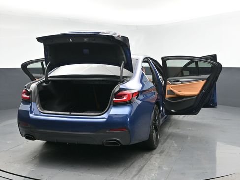 Used 2022 BMW 530i xDrive w/ M Sport Package image 32