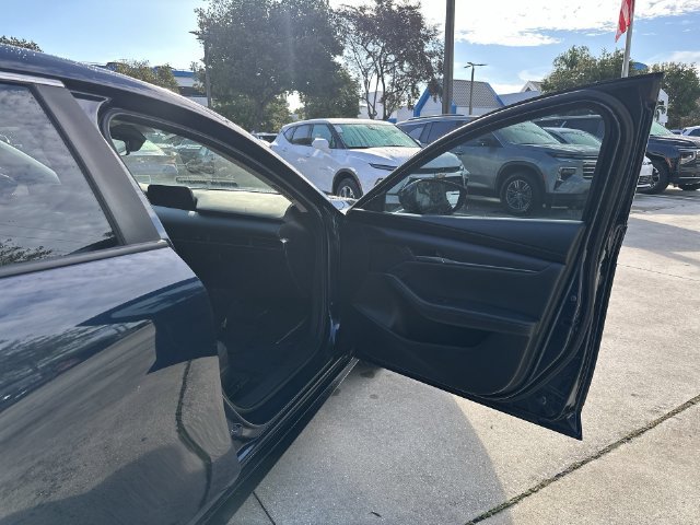 Used 2023 MAZDA MAZDA3 s FWD image 23