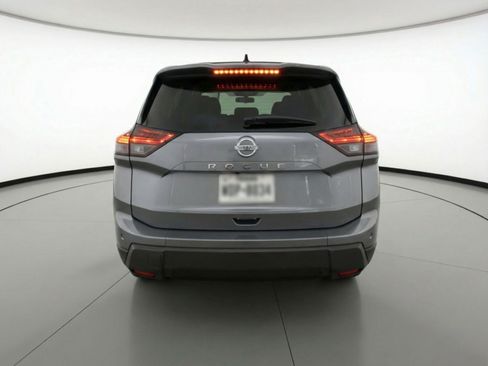 Used 2025 Nissan Rogue SV image 7