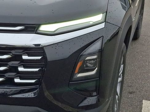 Used 2025 Chevrolet Equinox LT AWD/4WD image 9