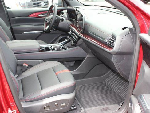 Used 2026 Chevrolet Traverse RS w/ LPO, Floor Liner Package AWD/4WD image 18