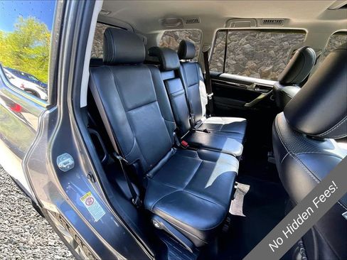 Used 2016 Lexus GX 460 Luxury w/ Preferred Accessory Package AWD/4WD image 24