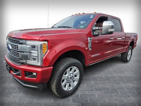 Used 2019 Ford F250 Platinum w/ Platinum Ultimate Package image 3