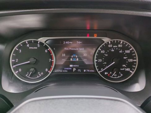 Used 2025 Nissan Rogue SV FWD image 25