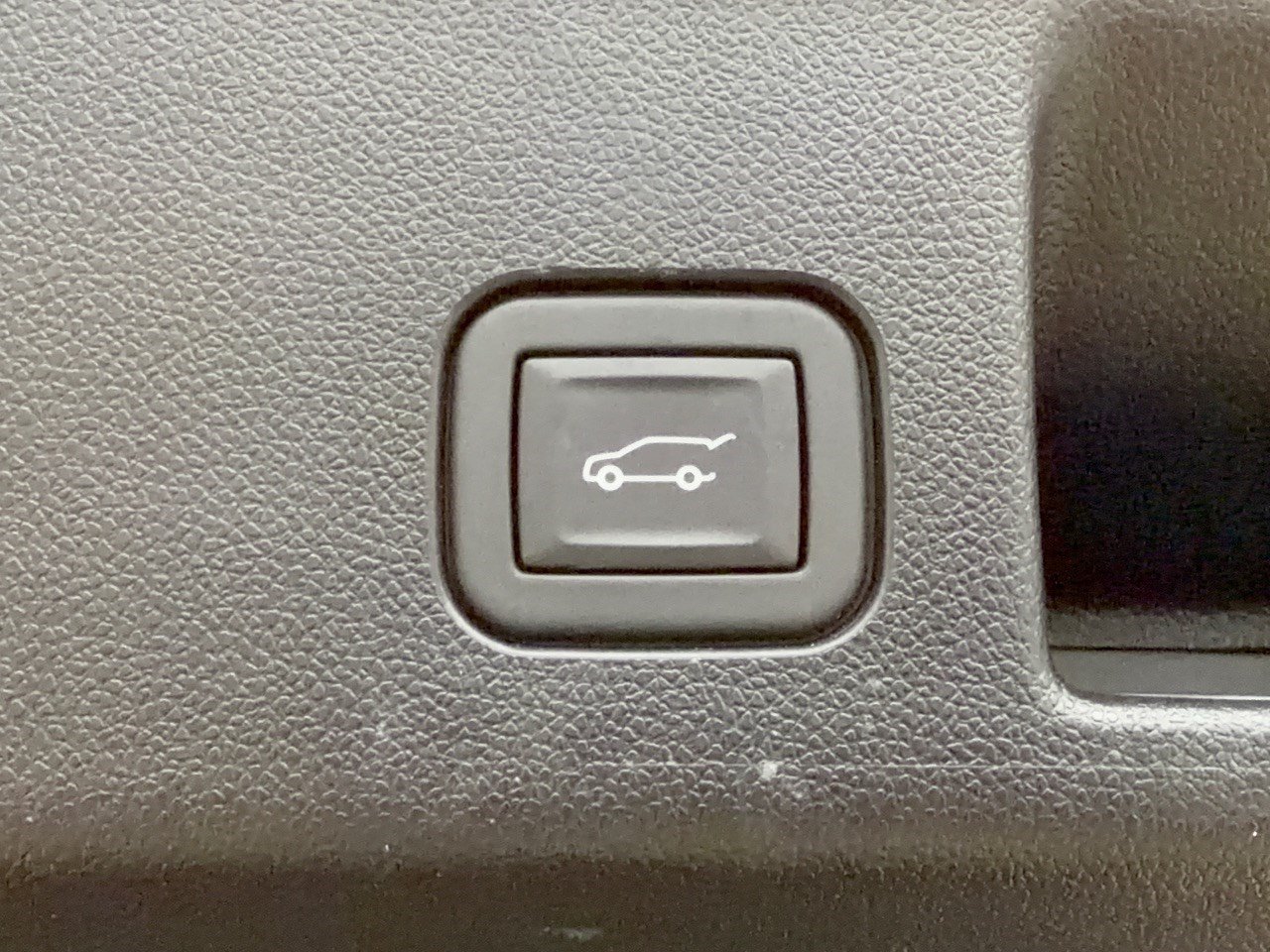 Used 2024 Chevrolet Equinox EV RS w/ Active Safety Package 3 FWD image 28