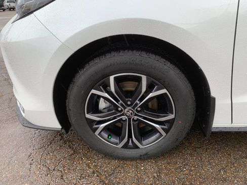 New 2026 Toyota Sienna Platinum AWD/4WD image 33