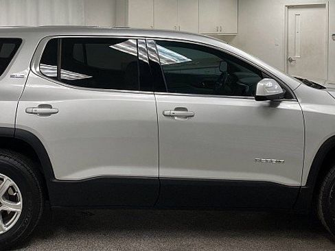 Used 2017 GMC Acadia SLE w/ LPO, Cargo Package image 4